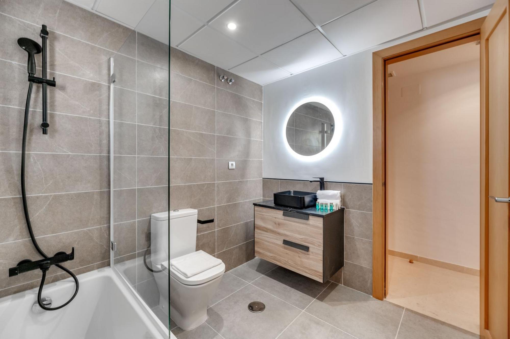 Appartement Vacation I The Sunrise Golden Mile Flat, Next To Convention Center, Recently Refurbished, Prime Location, 300m To The