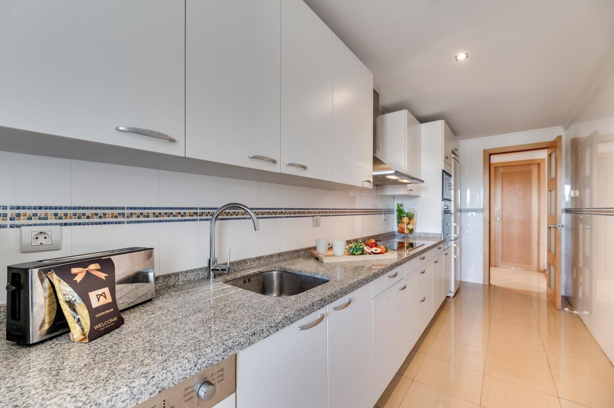 Apartment Vacation I The Sunrise Golden Mile Flat, Next To Convention Center, Recently Refurbished, Prime Location, 300m To The